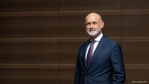 Das Foto zeigt Volker Geyer, den Bundesvorsitzenden des dbb.