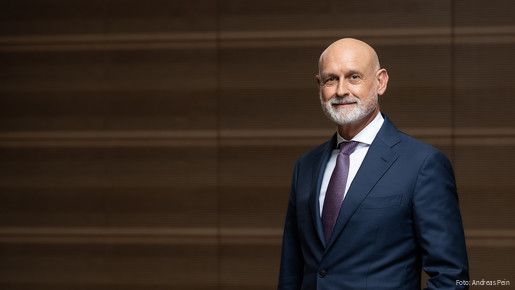 Negativrekord: Dem öffentlichen Dienst fehlen 600.000 Beschäftigte Das Foto zeigt Volker Geyer, Bundesvorsitzenden des dbb.