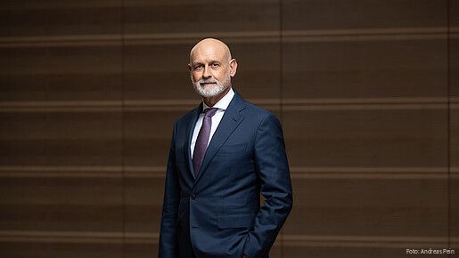 Das Foto zeigt Volker Geyer, Bundesvorsitzender des dbb