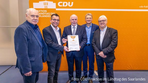 Die saarländische CDU-Landtagsfraktion hat den dbb Bundesvorsitzenden Ulrich Silberbach mit dem Nikolaus-Warken-Preis ausgezeichnet.