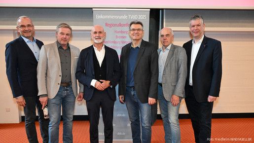 01.10.2024, Jahr > 2024, Dietmar Knecht, EKR Bund, Einkommensrunde 2025, Gruppe, Ort > Europa > Deutschland > Hamburg, Kai Tellkamp, Regionalkonferenz, Volker Geyer, Waldemar Dombrowski