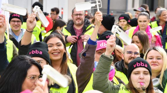 Warnstreik in Stuttgart Warnstreik in Stuttgart