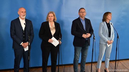 Pressekonferenz zum Tarifabschluss für den öffentlichen Dienst von Bund und Kommunen