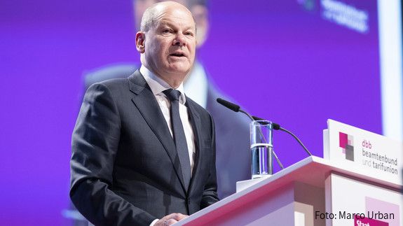 Bundeskanzler Olaf Scholz Bundeskanzler Olaf Scholz beim dbb Gewerkschaftstag am 29. November 2022 in Berlin.