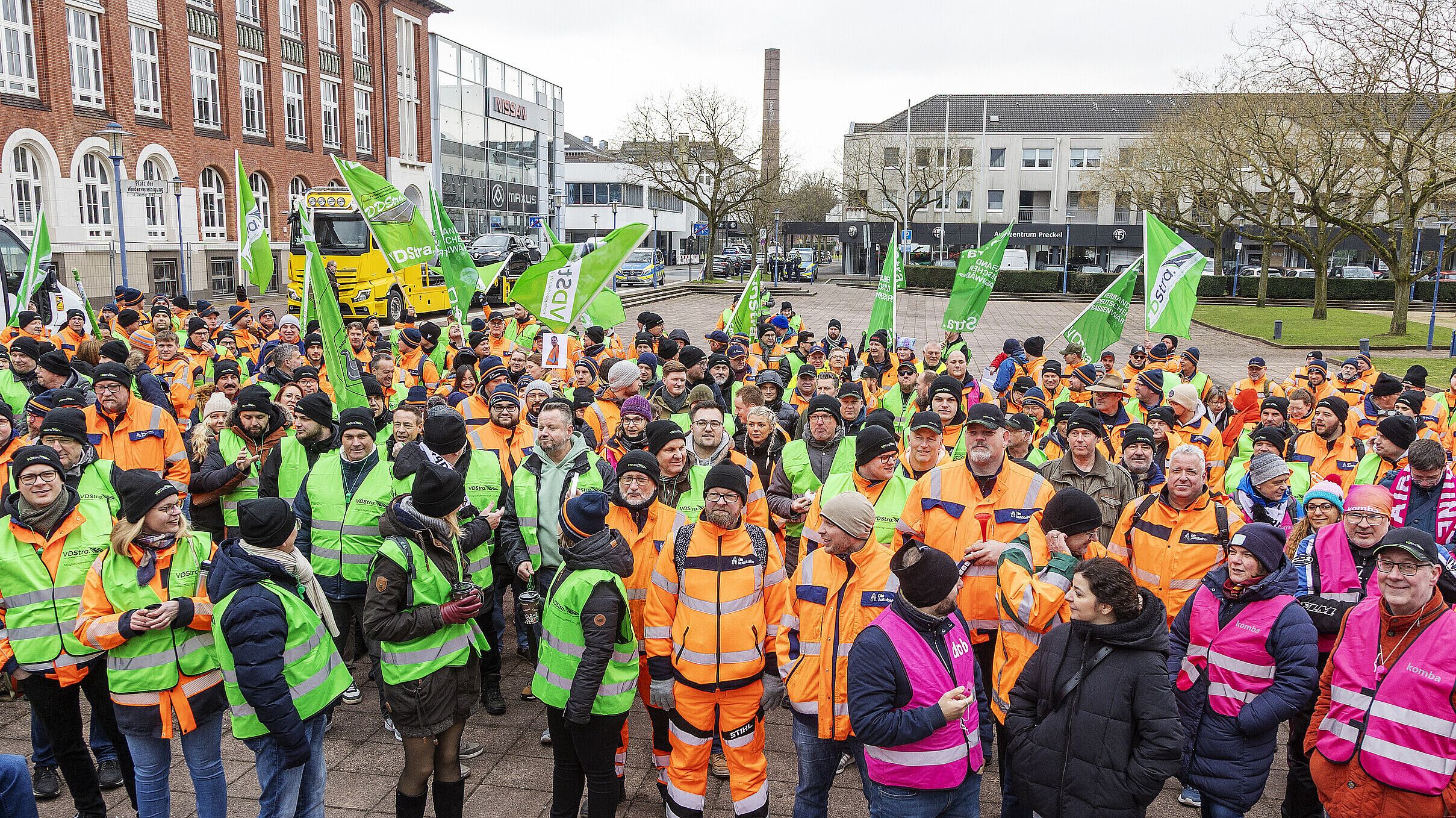 Autobahn-Beschäftigte gehen bundesweit in Warnstreik
