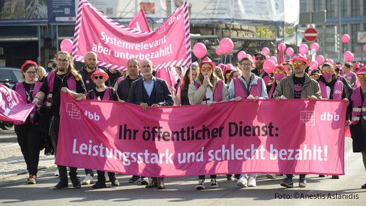 04.05.2022, Jahr > 2022, Ort > Europa > Deutschland > Bayern > Nürnberg, Sozial- und Erziehungsdienst, Organisation > Gewerkschaft/Berufsverband > komba