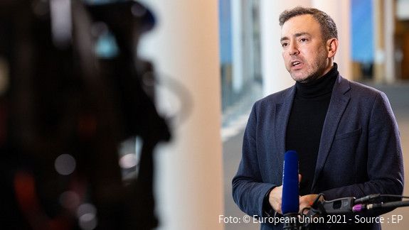 Der grüne EU-Abgeordnete Sergey Lagodinsky im Interview.