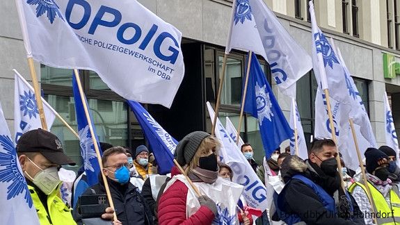 EKR-Demo Berlin Demonstrierende Polizeibeschäftigte in Berlin