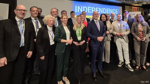 Die Delegierten wählten Volker Geyer einstimmig zum CESI-Vizepräsidenten. Die Delegierten wählten Volker Geyer einstimmig zum CESI-Vizepräsidenten.